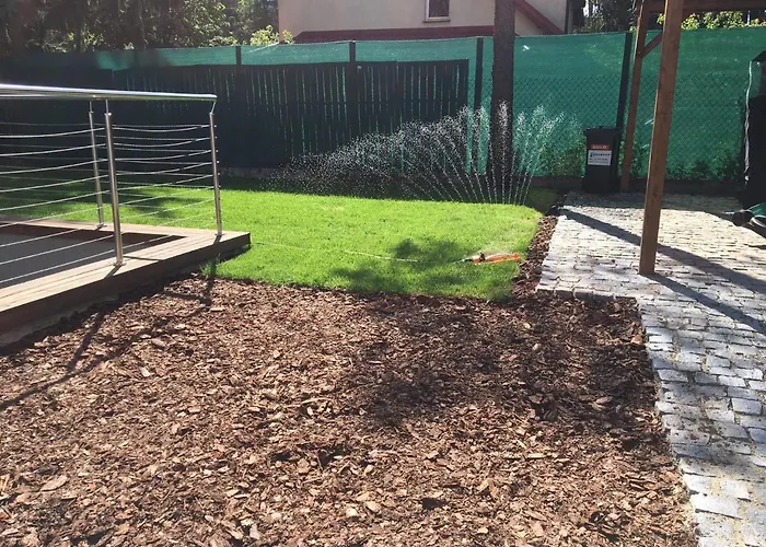 Luksusowy Apartament Pod Lasem, Otwock -Shared Garden, Sauna, Wood Hot Tub! Hot Tub Seasonal!