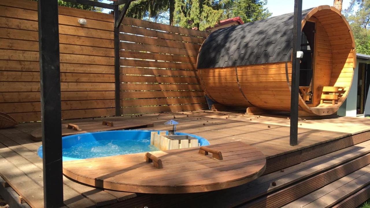 Luksusowy Pod Lasem, -shared Garden, Sauna, Wood Hot Tub! Hot Tub Seasonal!