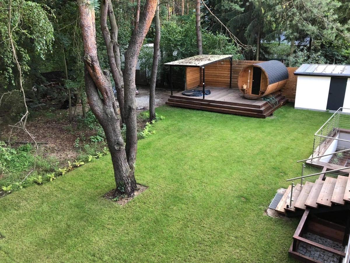 Apartment Luksusowy Pod Lasem, -shared Garden, Sauna, Wood Hot Tub! Hot Tub Seasonal! Otwock